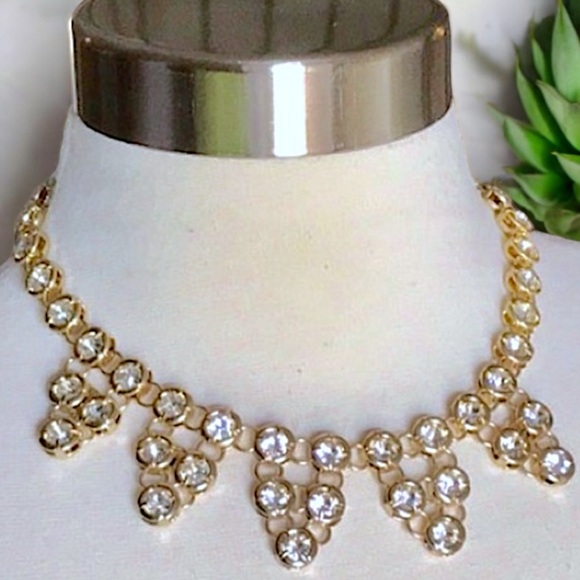 ✨ Crystal Encased Necklace & Stud Earring Set ✨ - Picture 14 of 16